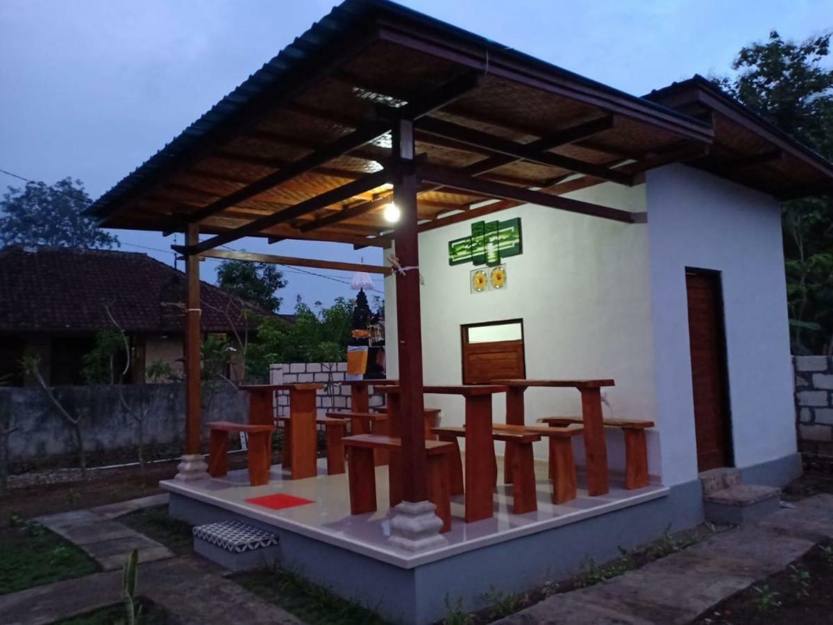 Santhi Guna Bungalow Toyapakeh Exterior foto